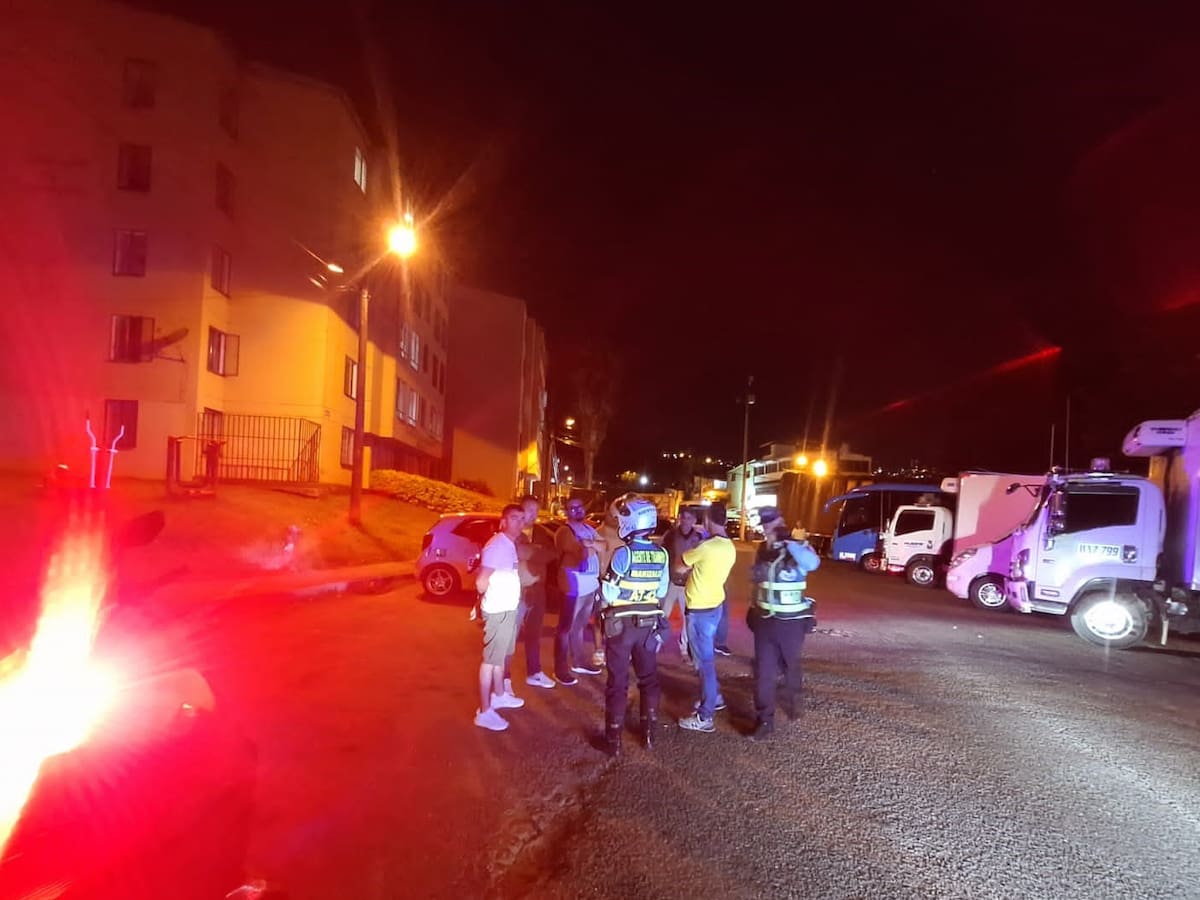 Las autoridades en Manizales realizan controles contra el mal parqueo en distintos barrios