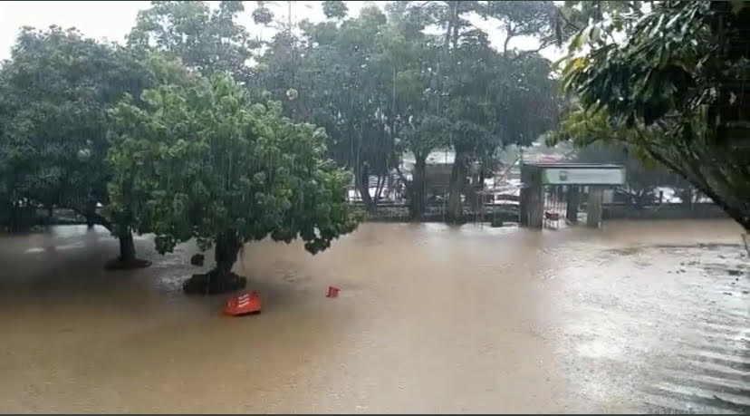 Inundaciones ocasionadas por las lluvias en Medellín (estación Poblado del Metro). Foto: Cortesía.