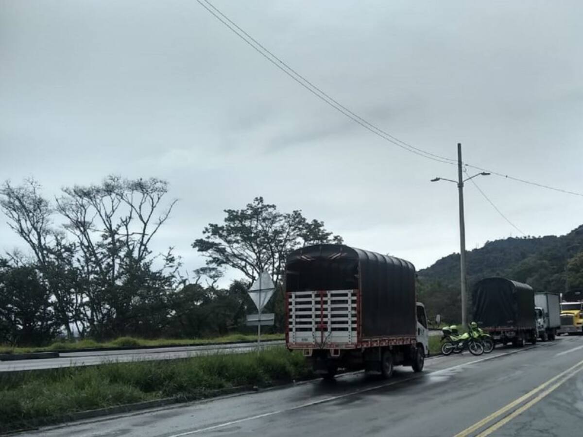 Precaución al transitar por la vía a la Línea en el Tolima