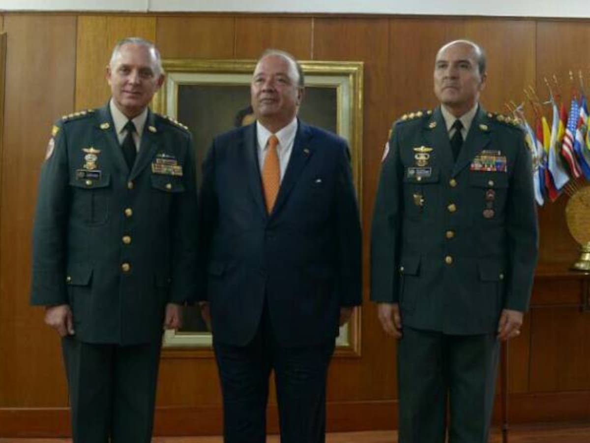 En medio de revuelo por baja de Generales asumió nuevo Comandante de FF.MM.