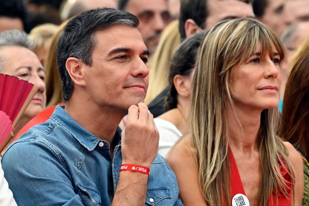 El presidente del gobierno español, Pedro Sánchez y su esposa, Begoña Gómez. 
Foto: Javier Soriano via Getty Images