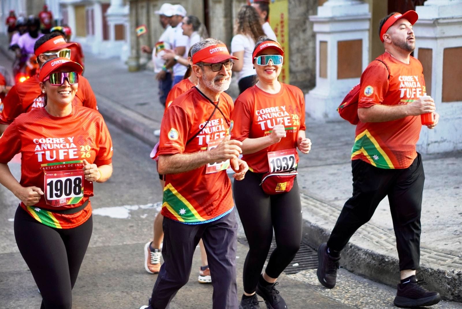 Cientos de corredores se unieron para anunciar con alegría que Cristo ha Resucitado