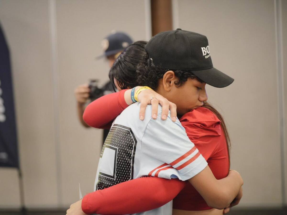 Familias de Medellín reciben herramientas para mejorar la convivencia y el afecto en el hogar