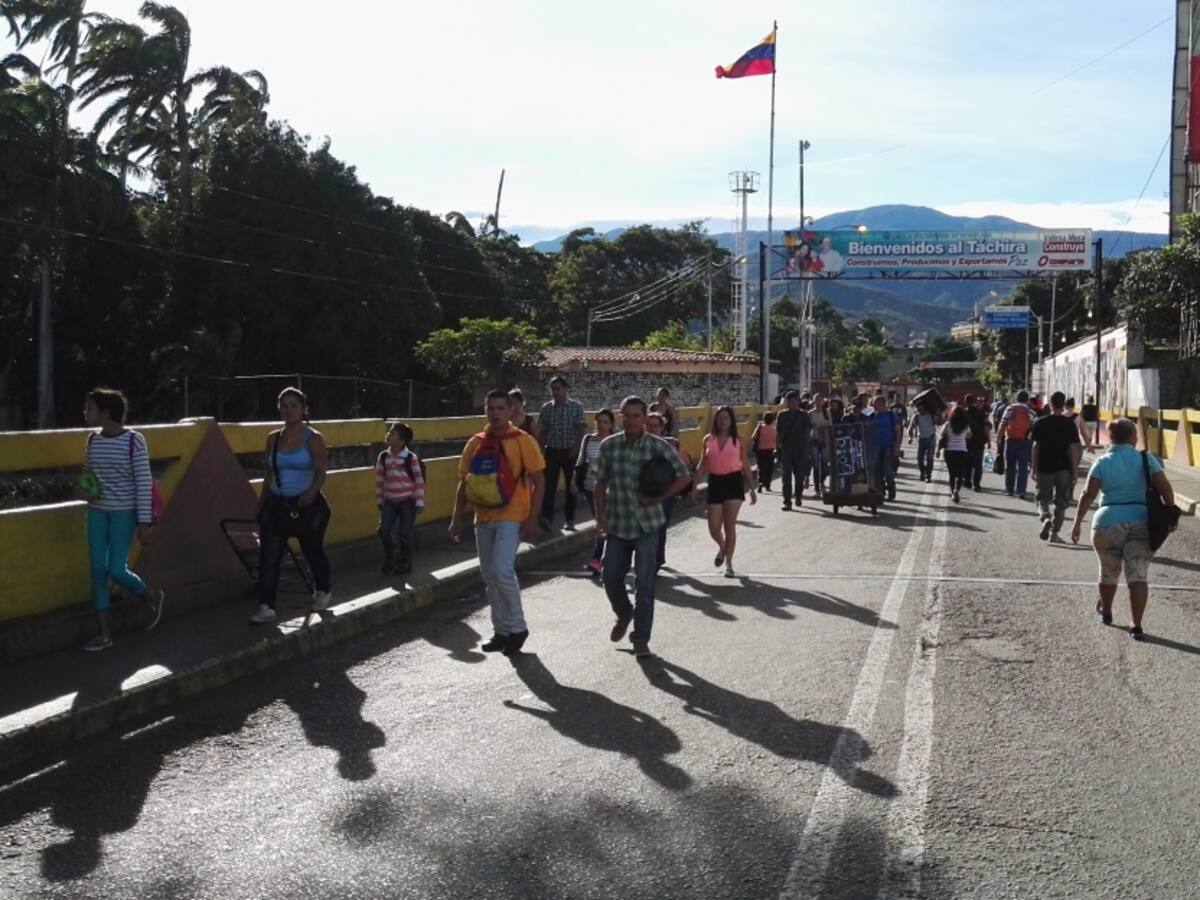 Aduaneros en Colombia piden avanzar en apertura de frontera comercial