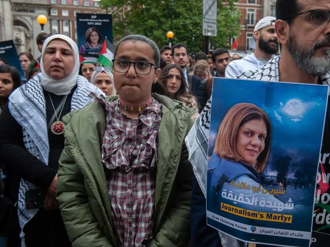 Funeral de Shireen Abu Akleh, periodista palestino-estadounidense​ asesinada en 2022 por ataque de Israel. Foto: Getty Images