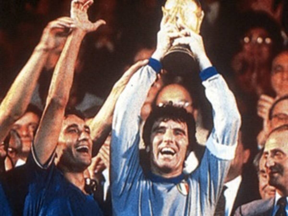 "El mejor delantero que enfrenté fue Müller": Dino Zoff