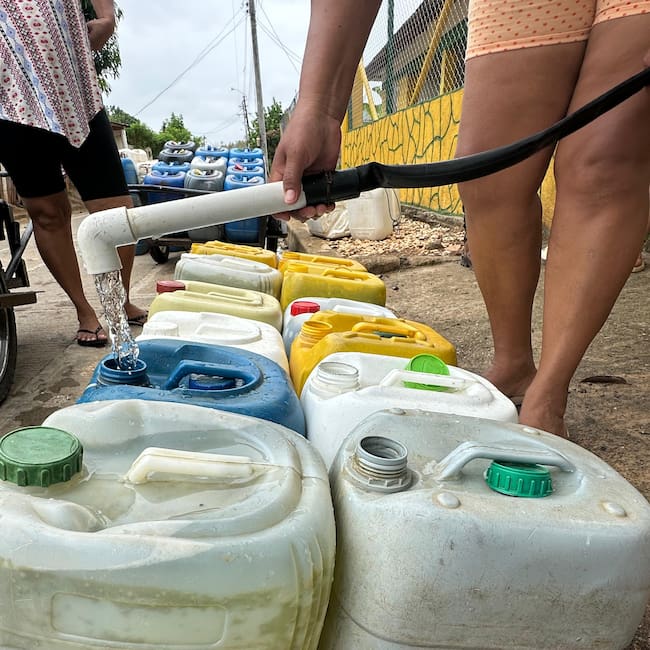 Más de un millón de litros de agua potable se han destinado para familias damnificadas en Córdoba. Foto: prensa Gobernación de Córdoba.