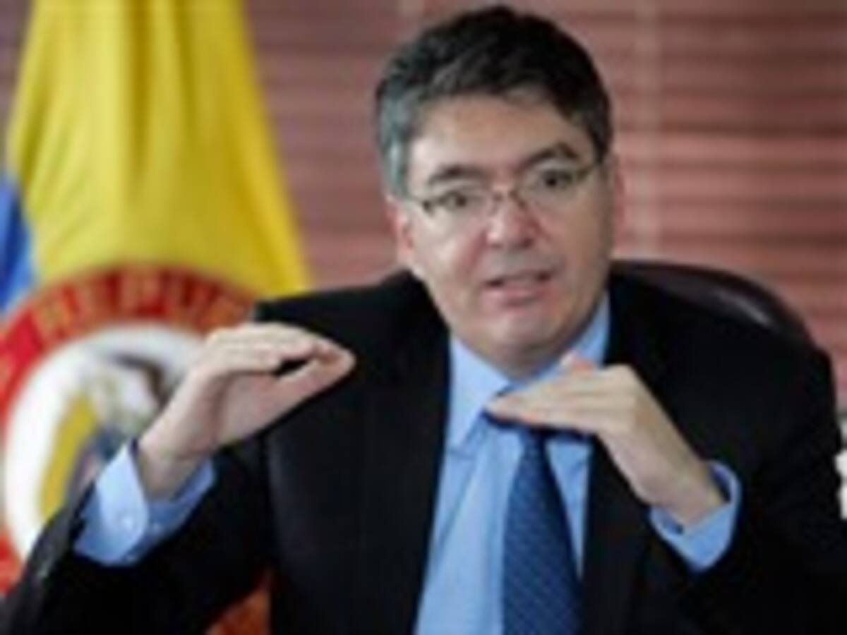 Mauricio Cárdenas, ministro de Minas, dijo que el precio de la gasolina bajará 139 pesos a partir del primero de julio