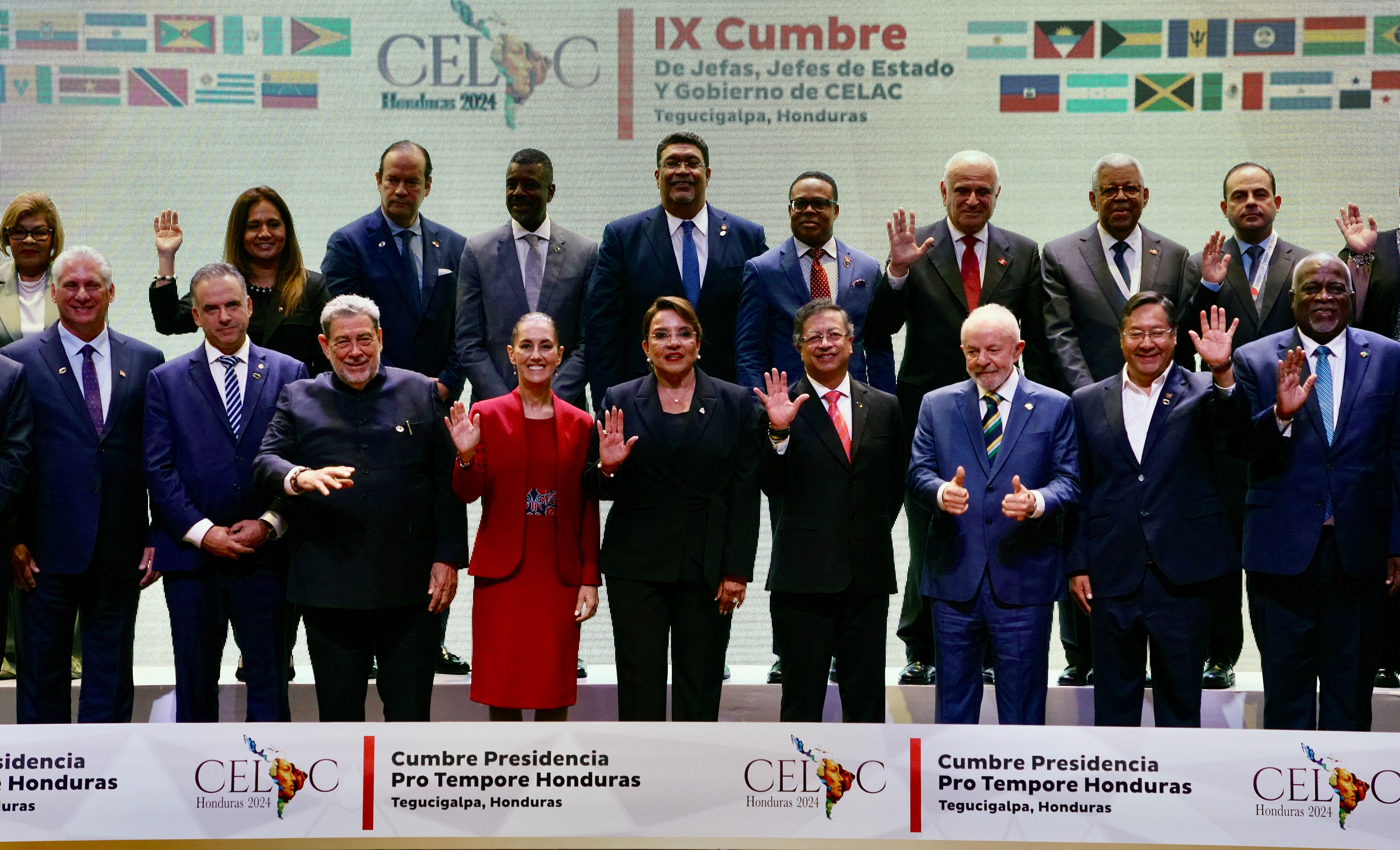 La situación económica regional, la migración, la unidad y la solidaridad entre países vecinos marcaron las conversaciones durante la versión IX de la Cumbre de jefes de Estado de la Celac. 
(Foto:   STRINGER/AFP via Getty Images)
