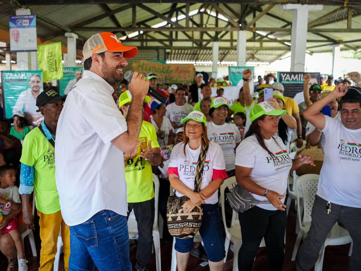 Yamil Arana a la Gobernación estuvo en Turbaco y Arjona