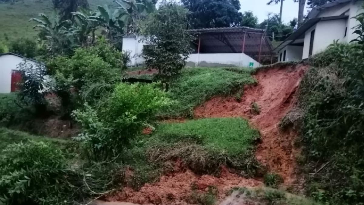 Lluvias afectaron tres viviendas y un colegio en Santander