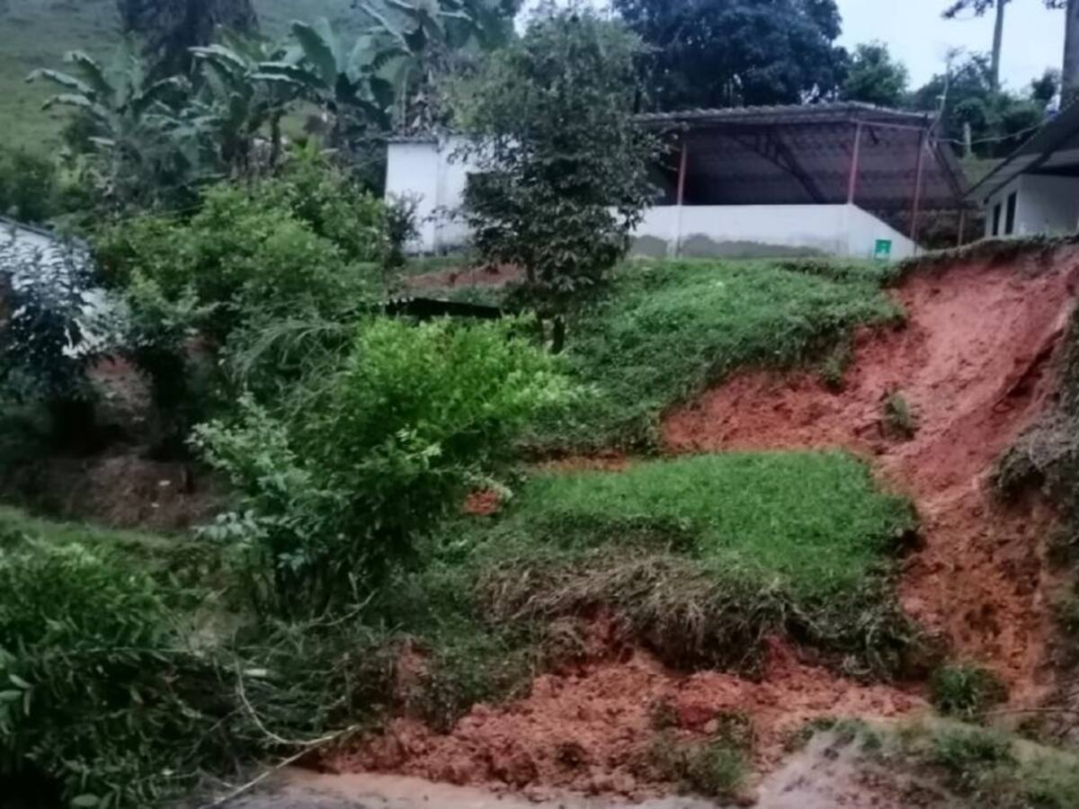 Lluvias afectaron tres viviendas y un colegio en Santander