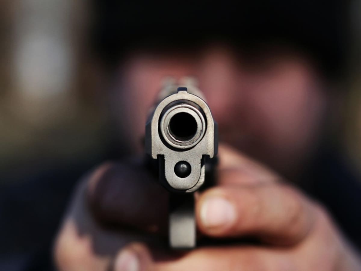 Disparan contra el carro de un funcionario y su hija en Antioquia