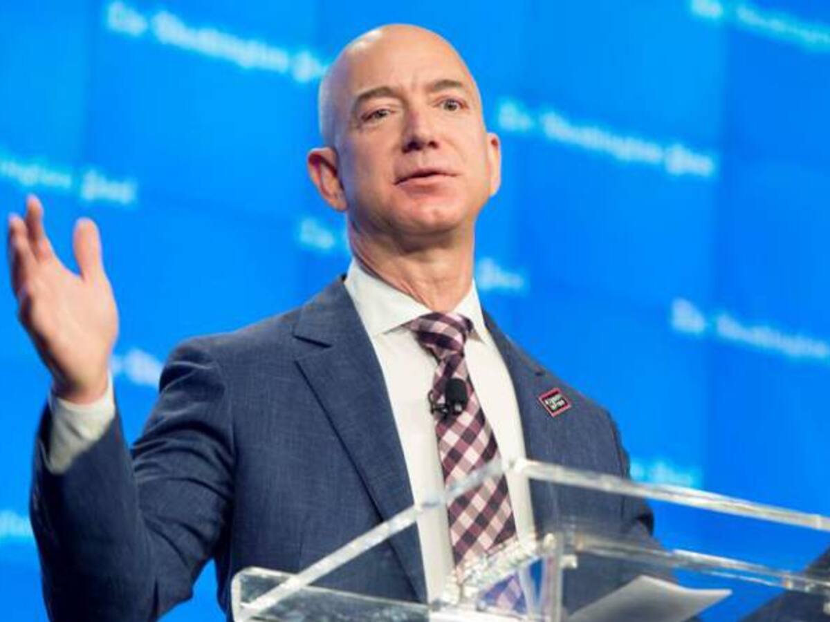 Jeff Bezos, el hombre más rico del mundo pulverizando récords
