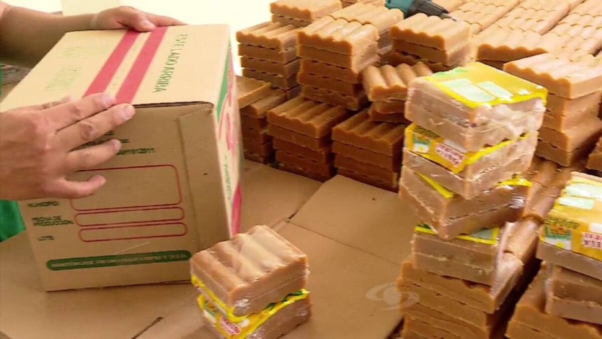 La panela debe hacer parte del PAE, según productores de Santander