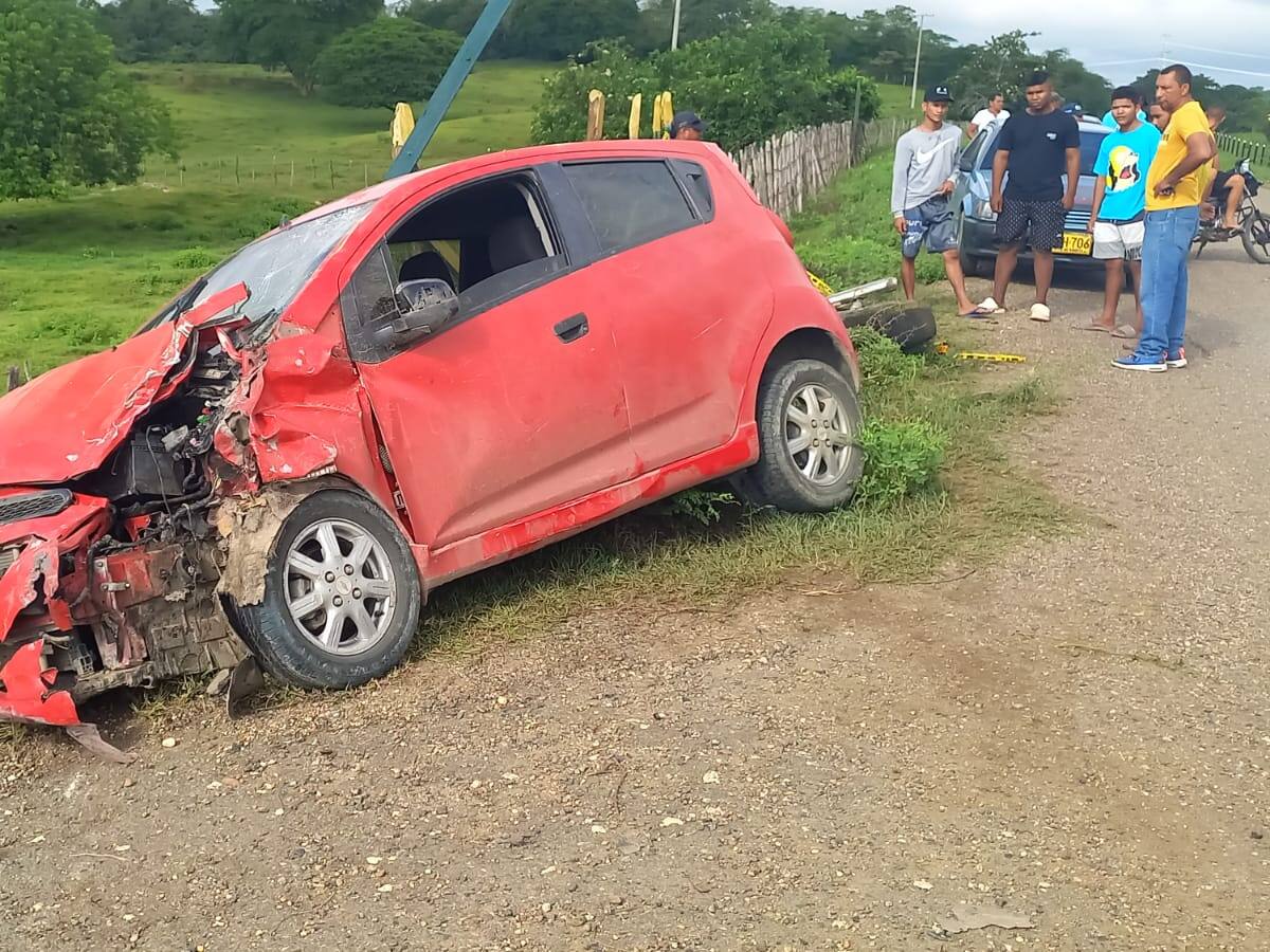 Tres miembros de una familia murieron en accidente entre Zambrano y El Carmen