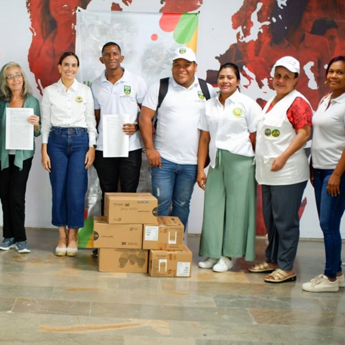 ASOJAC de Cartagena recibieron video beams para su buen funcionamiento