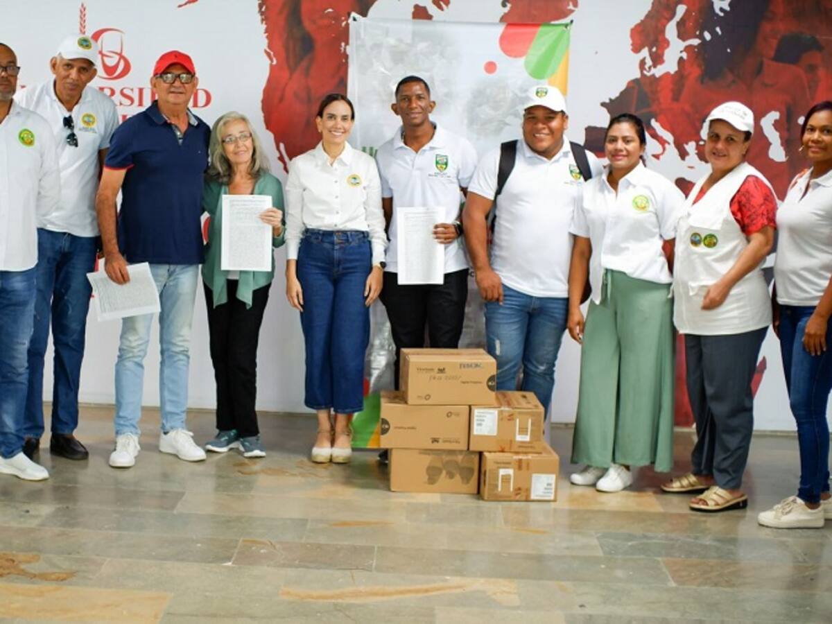 ASOJAC de Cartagena recibieron video beams para su buen funcionamiento