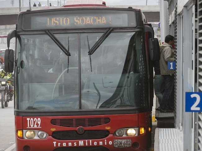 Muere ladrón de celulares atropellado por bus de Transmilenio