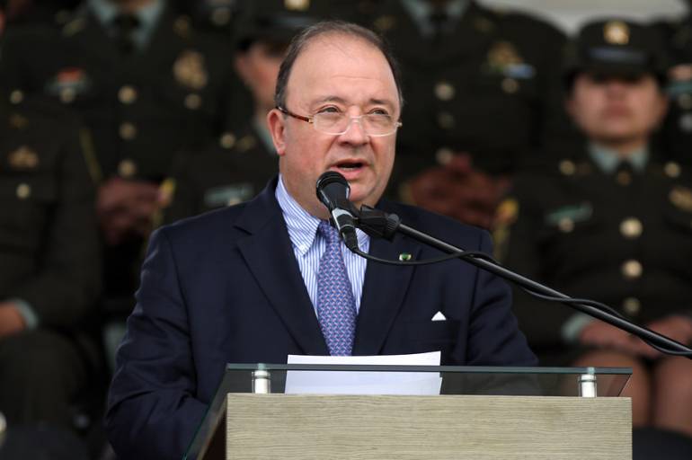 Ministro de Defensa, Luis Carlos Villegas