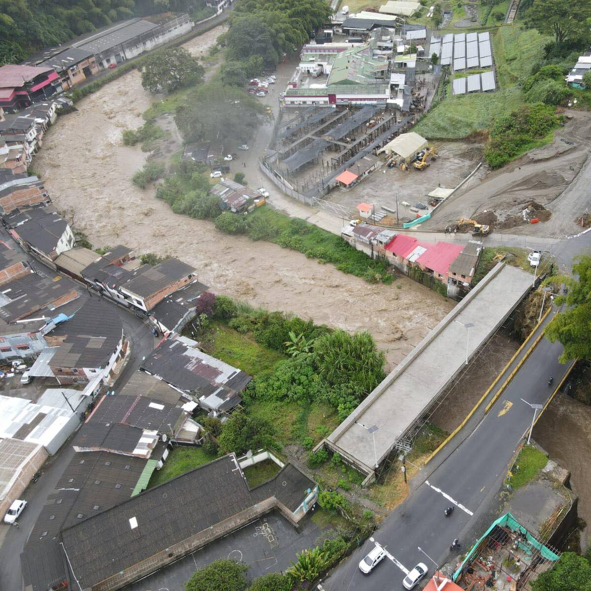 En un 139% se incrementó el caudal del río Quindío por lluvias torrenciales en la parte alta: CRQ
