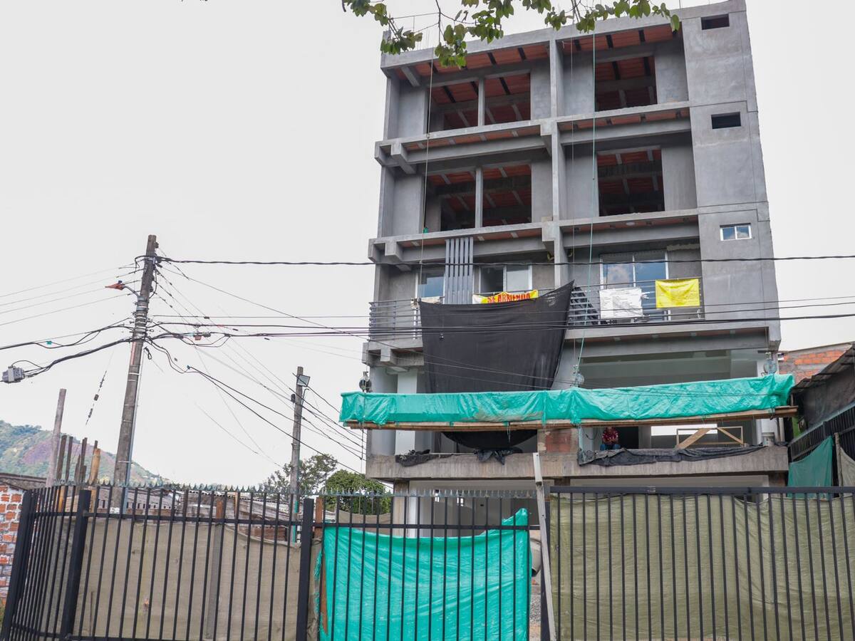 Cierran construcción de edificio que no cumplía con las normas urbanísticas en Ibagué