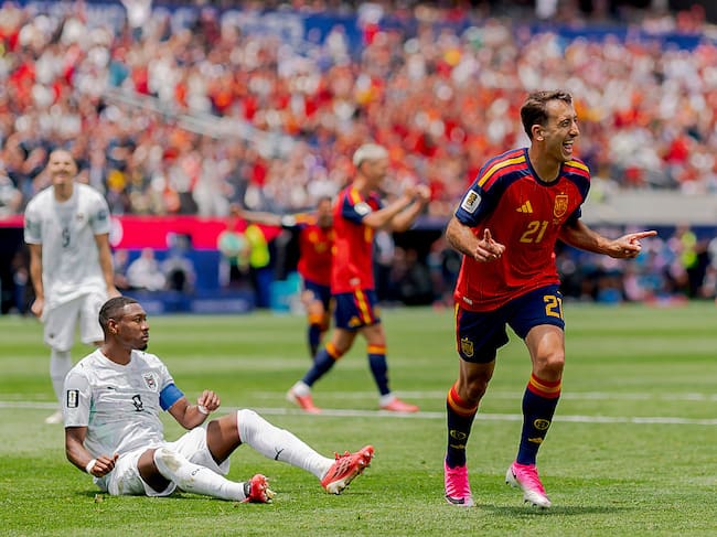 LOS ANGELES, UNITED STATES - JULY 2: Mikel Oyarzabal of Spain celebrates 1-0 during the World Cup match between Spain v Austria at the Los Angeles Stadium on July 2, 2026 in Los Angeles United States (Photo by Pablo Garcia/Soccrates/Getty Images)