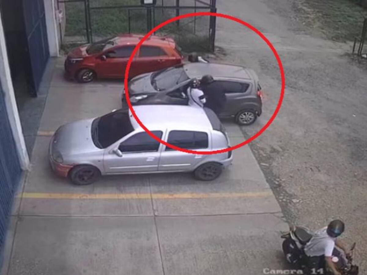 VIDEO | Atraco a mano armada en Bucaramanga: motoladrones robaron a comerciante en zona industrial