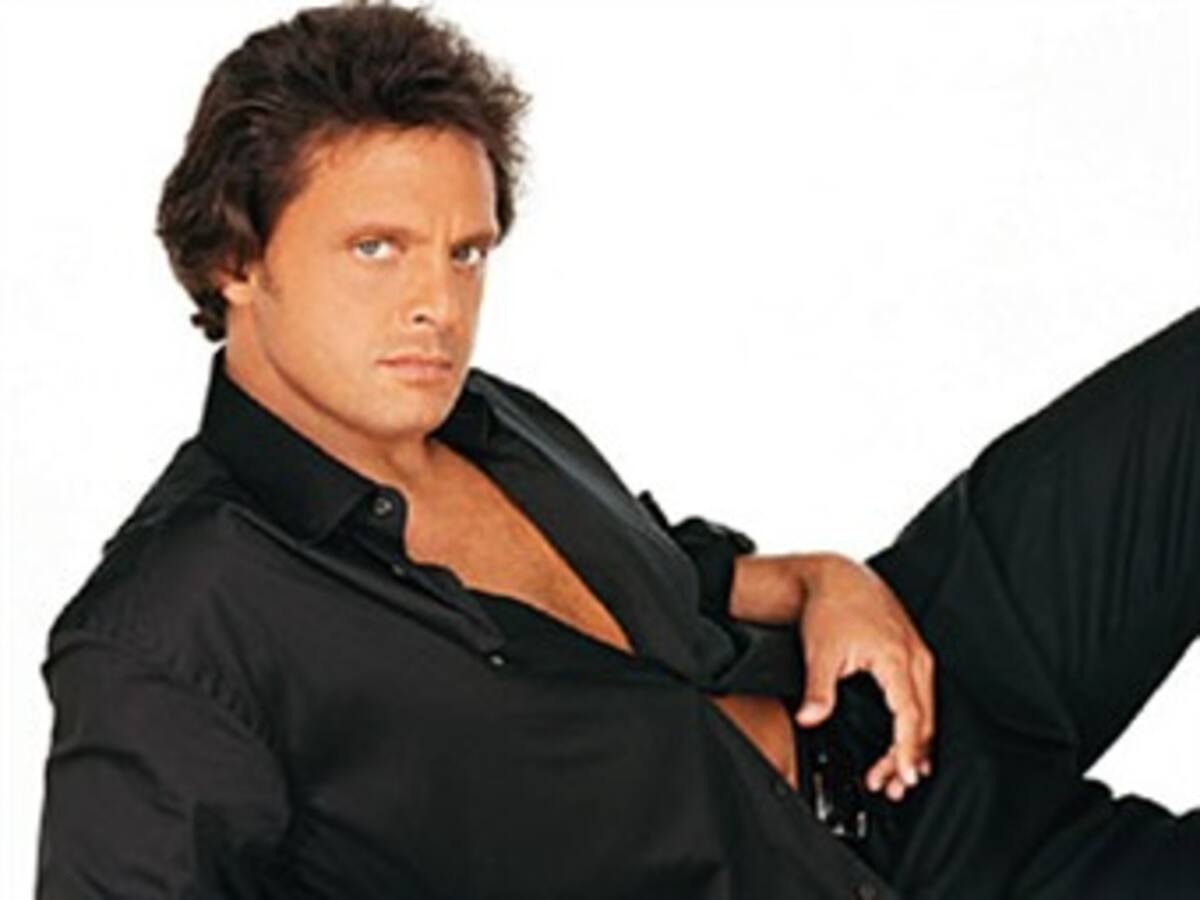 Galardonan a Luis Miguel por sus 200 conciertos en el Auditorio Nacional