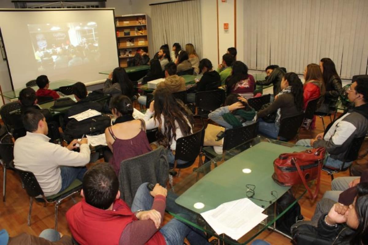 Hora 20 en la Fundación Universitaria INPAHU