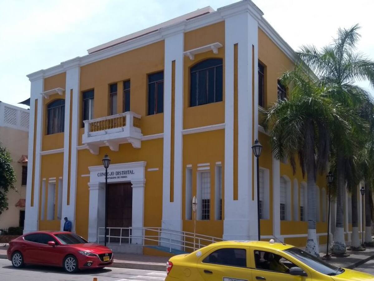 Funcionarios del distrito presentaron informe de gestión al Concejo