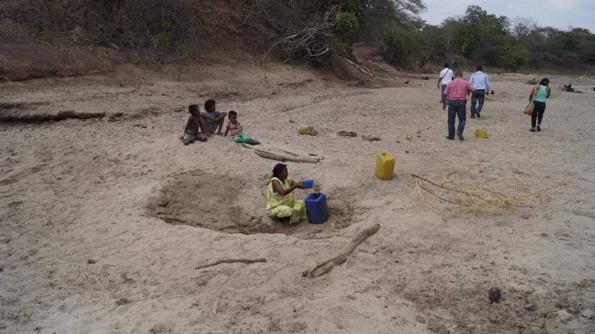 Recorrido de Caracol Radio por las zonas que aguantan sed. Fotos de Luis Enrique Rodríguez