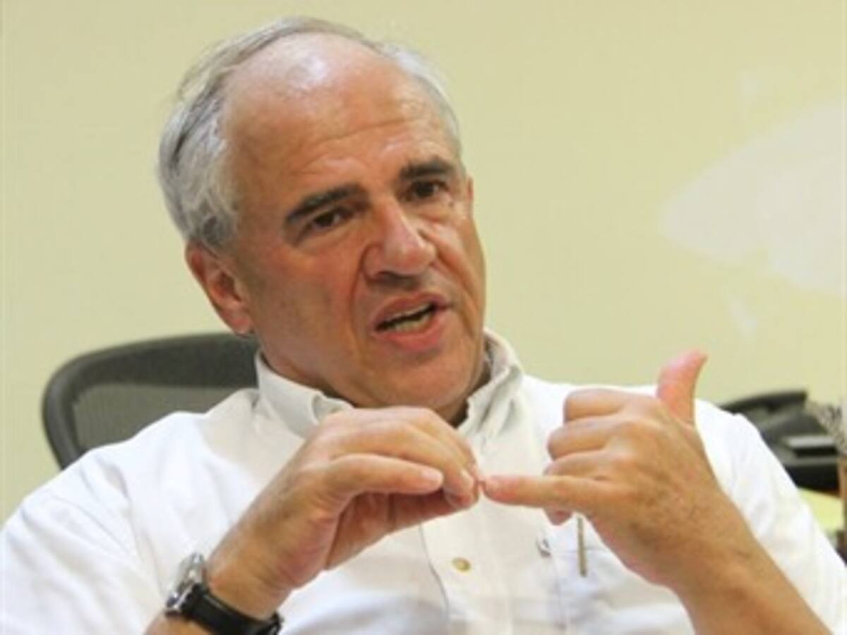 Samper critica “lenguaje guerrerista” de Mindefensa