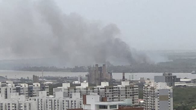 Esta quema fue ocasionada por los ocupantes ilegales de parcelas dentro del Parque.. Foto: CORTESIA CESAR LORDUY _ TWITTER