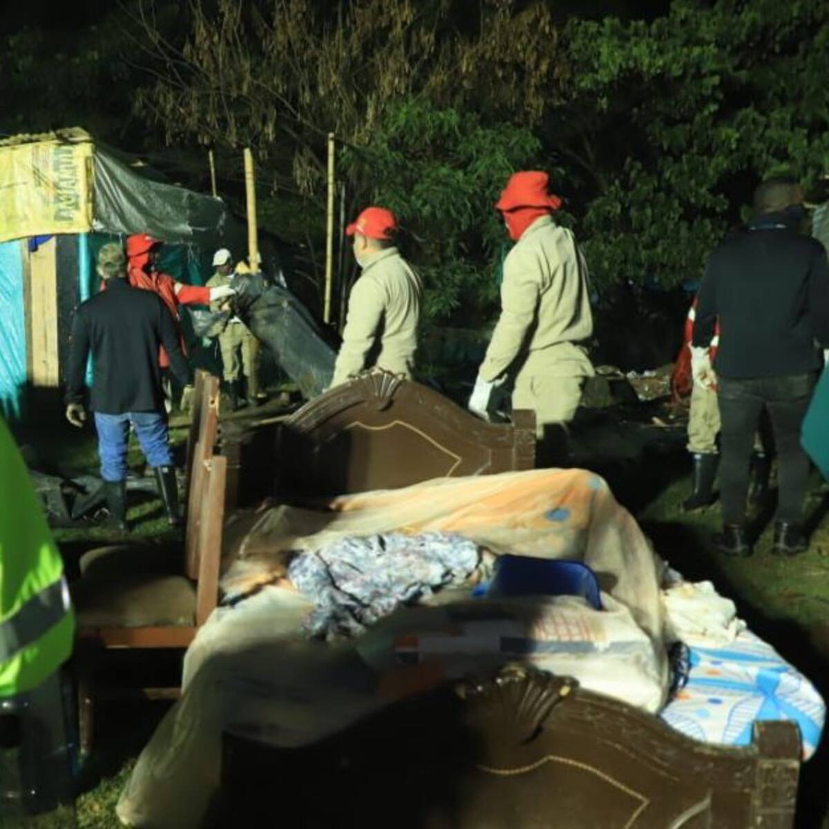 Autoridades desalojan invasores del Jarillón del río Cauca
