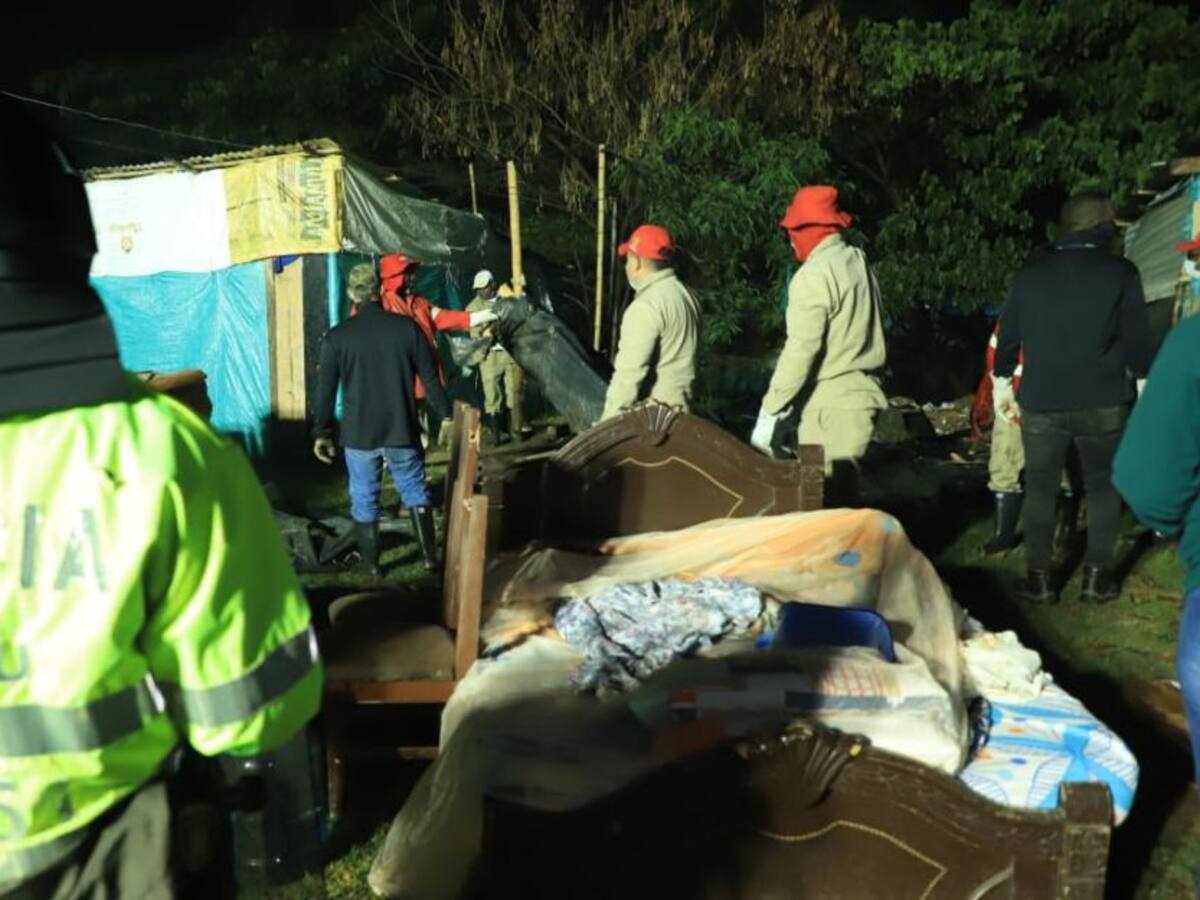Autoridades desalojan invasores del Jarillón del río Cauca