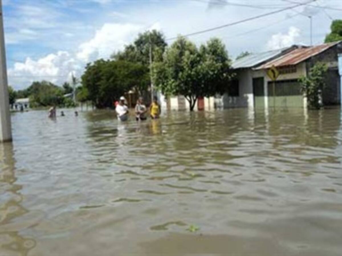 Congresistas denuncian que el Gobierno Nacional abandonó a los damnificados del inverno