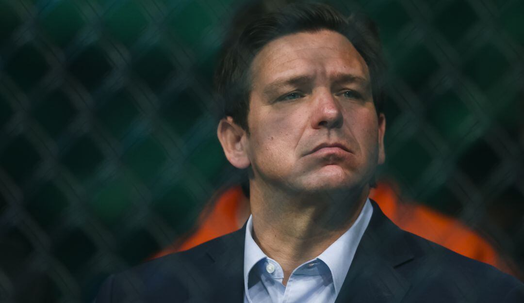 Disney y los libros de matemáticas, las batallas del gobernador de Florida 