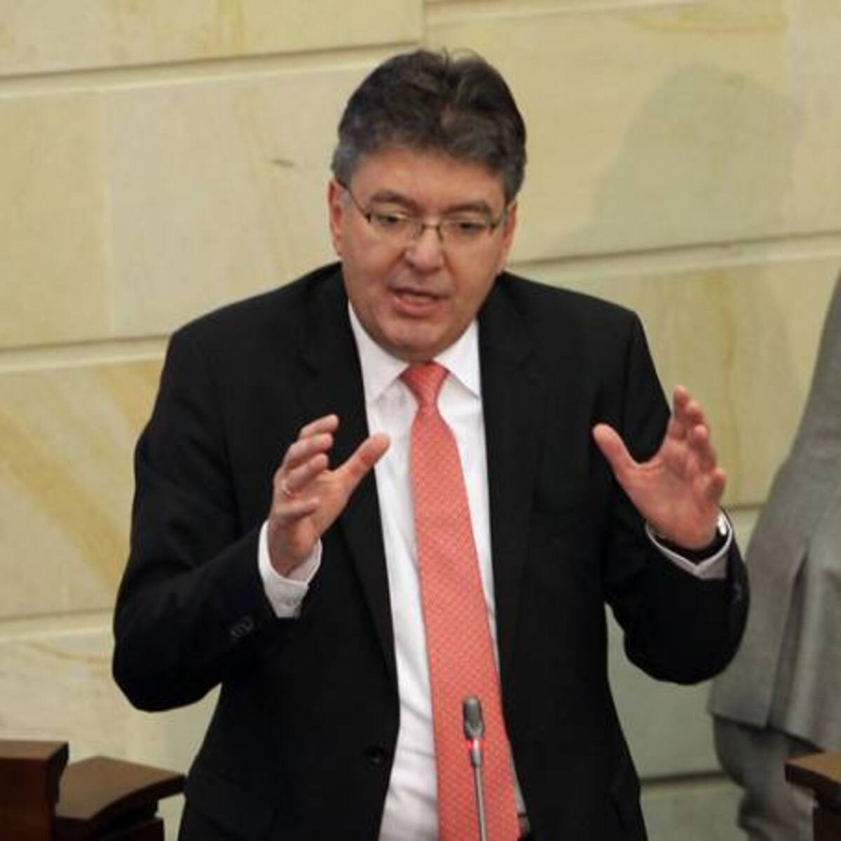 Gobierno asegura que primero socializará proyecto de reforma tributaria