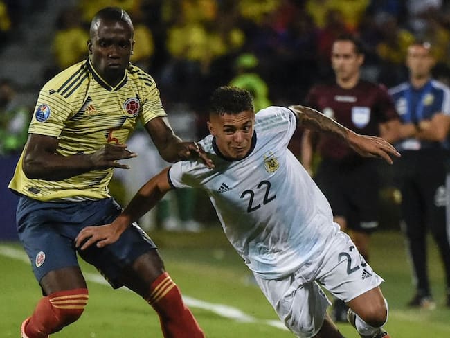 Kevin Balanta durante el partido contra Argentina en el Preolímpico.