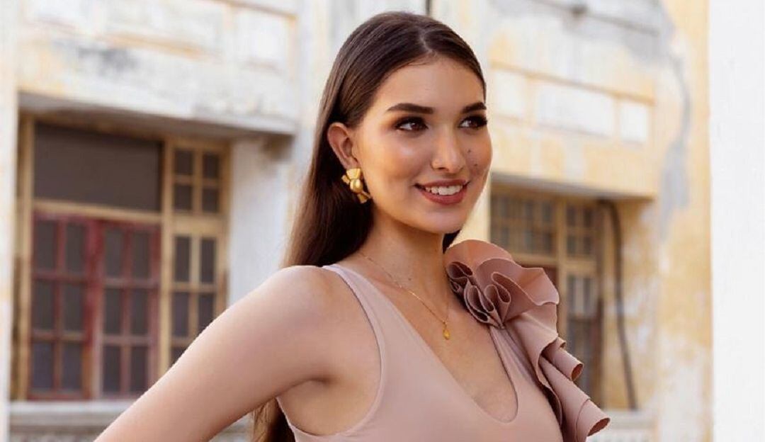 Tiene 23 años y es profesional en Comunicación Social y Periodismo, cuenta con alto dominio del idioma inglés y amplias habilidades sociales