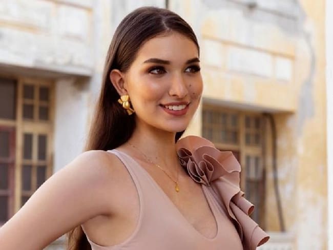 Tiene 23 años y es profesional en Comunicación Social y Periodismo, cuenta con alto dominio del idioma inglés y amplias habilidades sociales