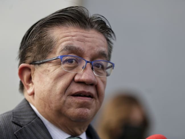 Exministro Ruiz expresó que no recibió apoyo del Gobierno en OPS
