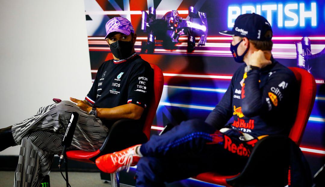Lewis Hamilton y Max Verstappen luego del sprint del Gran Premio de Gran Bretaña 2021