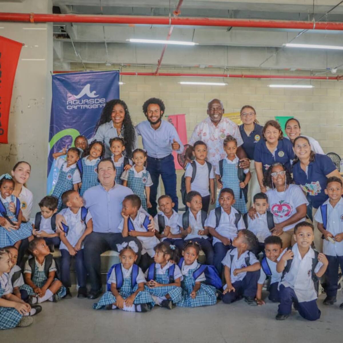 Más de 200 niños de preescolar en Olaya Herrera recibieron kits escolares