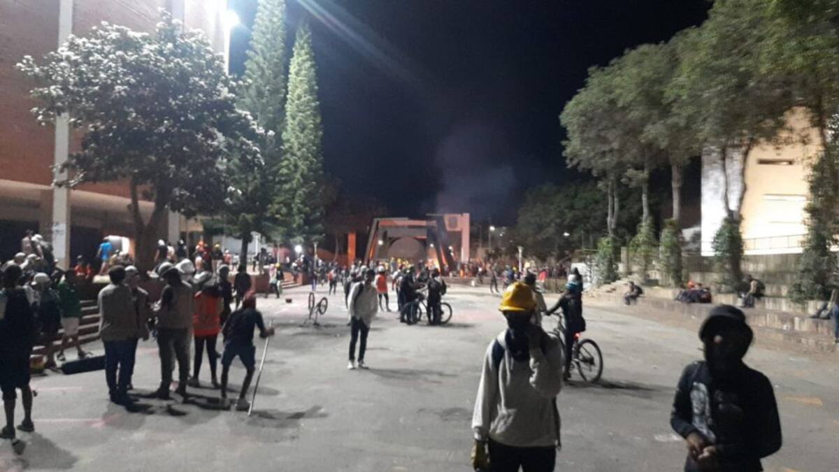 VIDEO: Gobernador ordena retiro de Policía de la UIS