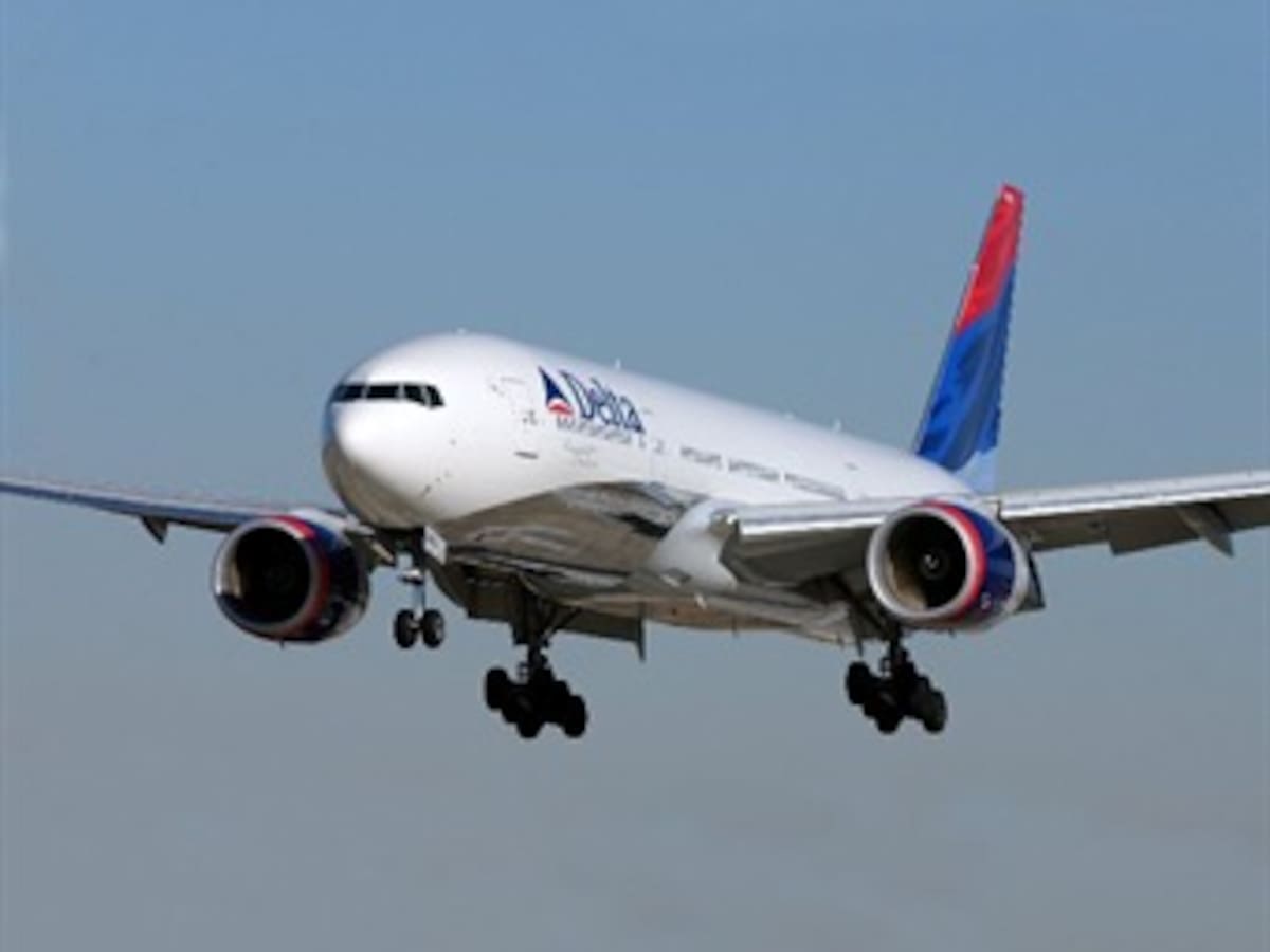 Un pasajero pierde el control y obliga a desviar un avión a Boston