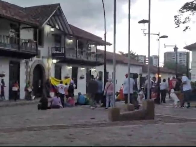 “El alcalde no quiere darnos la cara”: comunidad del Barrio Bosquecitos en Girón