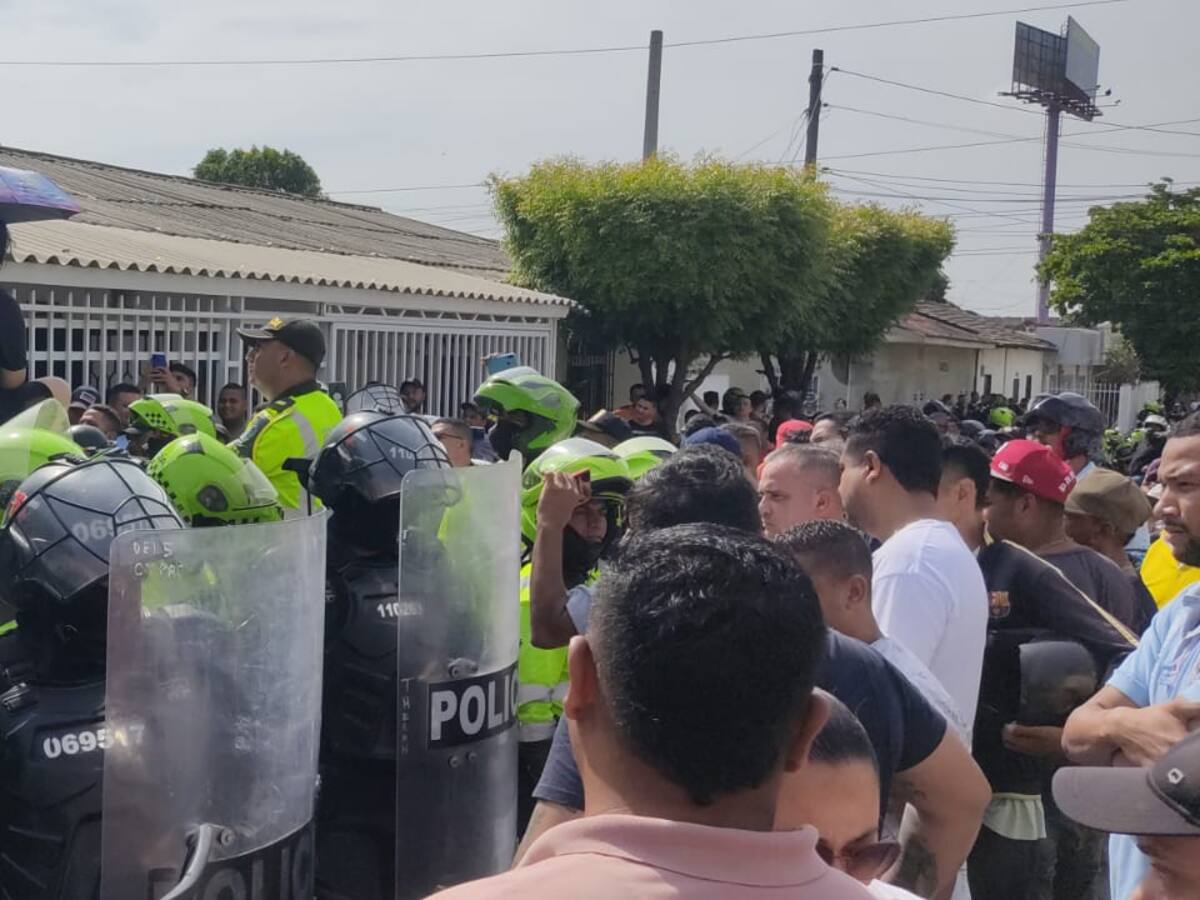 Vehículo fue inmovilizado por la Policía con ayuda del Esmad en Barranquilla