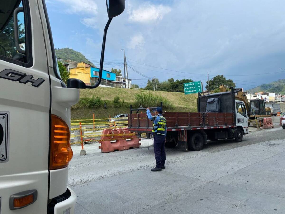 Paso a un carril en la Panamericana sentido a La Enea, por las obras en los Cámbulos